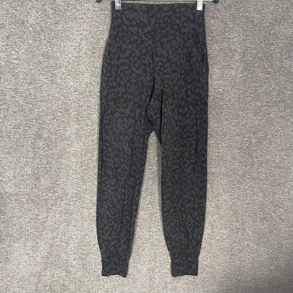 Lululemon Align High‎ Rise Pants Jogger Womens 2 Black Animal Print Pockets Yoga